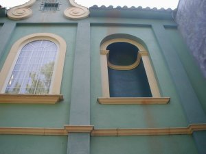 Niche and cast stucco details