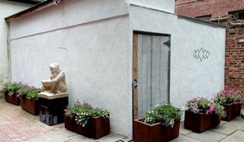 stucco in the sculpture garden at the Arts Club of Washington