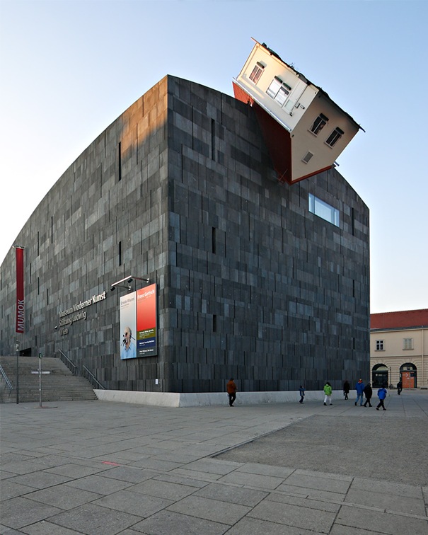 Erwin Wurm:
              House Attack