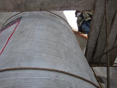 Ropes are put on for screeds.